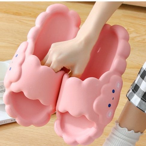 厚底 もこもこ雲の厚底ふわふわルームシューズ