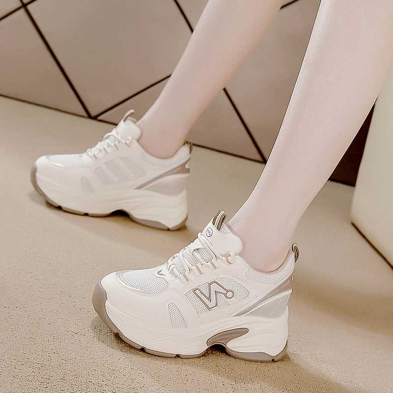 トレンド感あふれる足元に!おしゃれな厚底スニーカーおすすめ5選