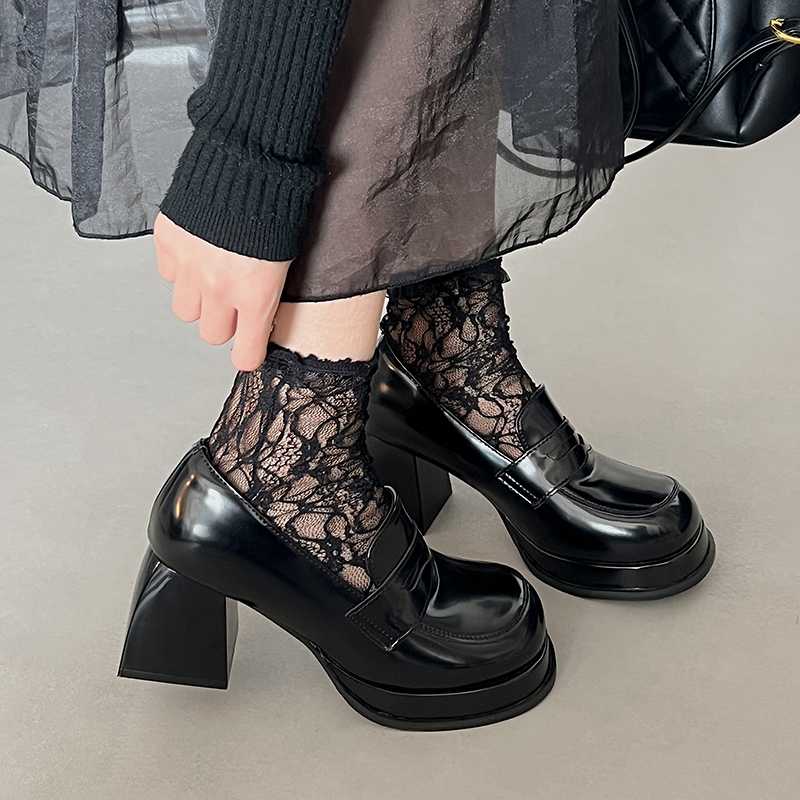 25cmの厚底で叶える究極スタイルアップ！毎日が輝く自信満々シューズ5選