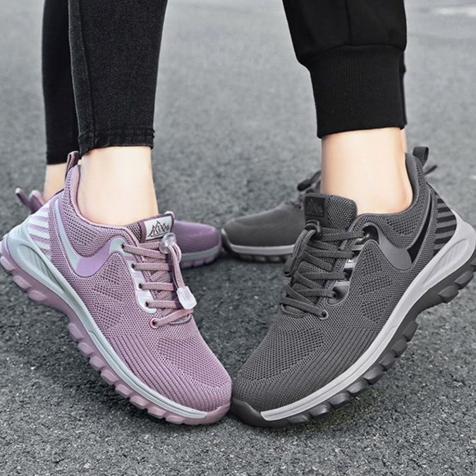 厚底 軽量通気性抜群の厚底緩衝スポーツシューズ