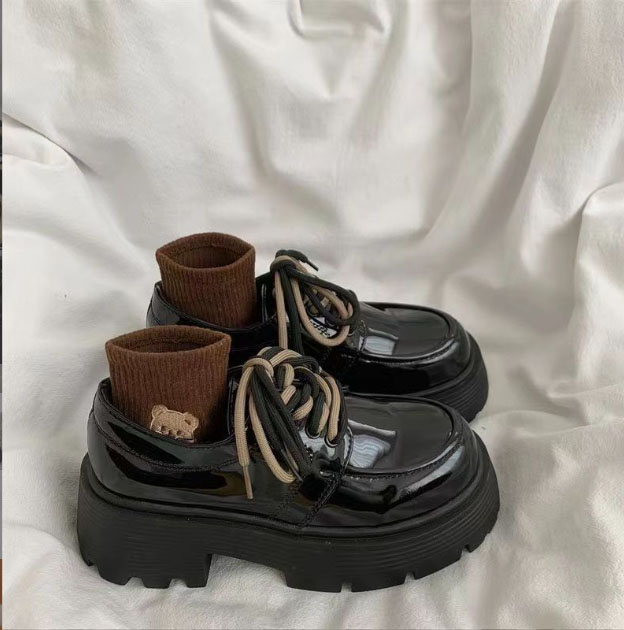 【美脚・脚長】厚底ローファー（紐付き・5.5cm太ヒール・光沢/マット）トレンドデザイン