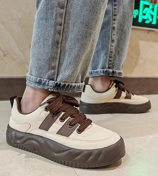 厚底スポーツシューズ メンズ運動靴 ローカット