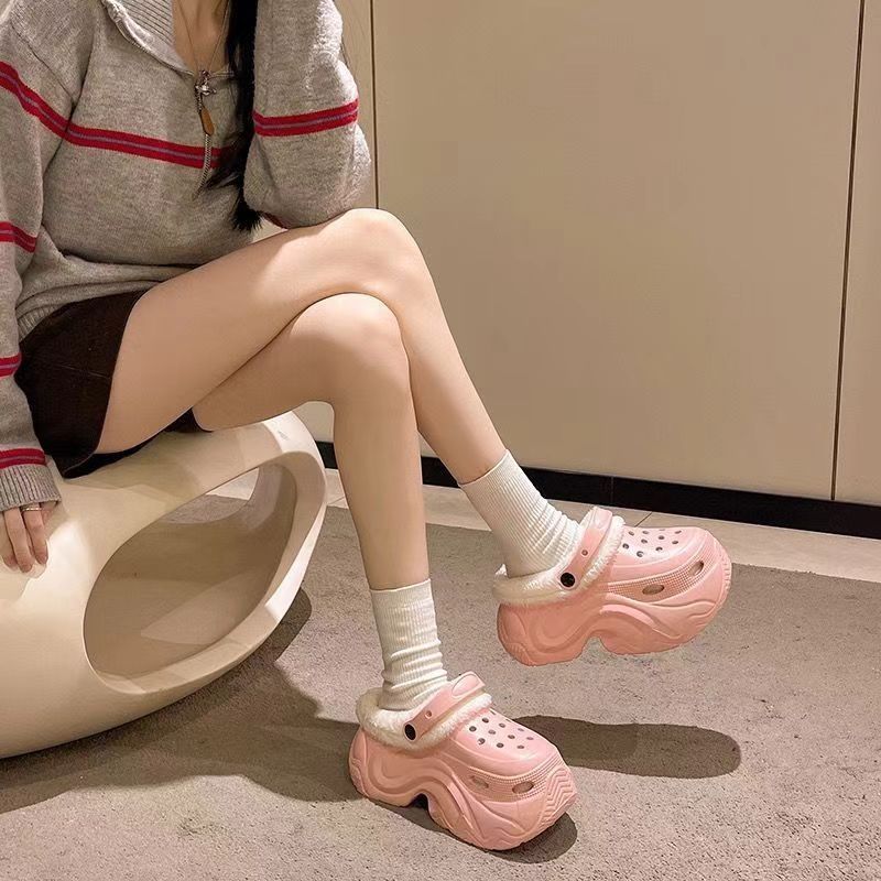 厚底商品 もこもこ厚底穴あきサンダル