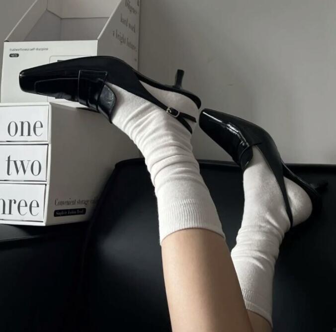 【脚長・安定感】ストラップ厚底パンプス（4.5cm・合成皮革・歩きやすい）