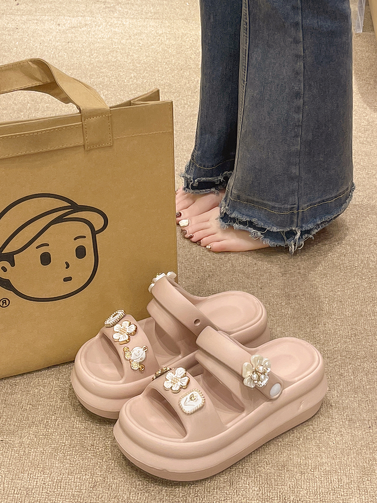 厚底 花飾り金具付きベルクロストラップ厚底サンダル