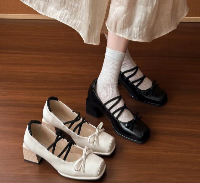 【上品ガーリー】リボン付きスクエア厚底パンプス（5cm・合皮）