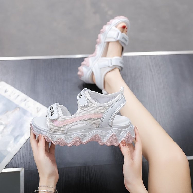 厚底サンダル 軽量通気性メッシュ素材 歩きやすいスポーツサンダル