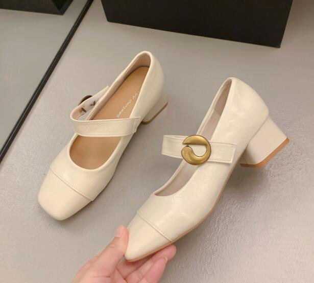 【美脚・歩きやすい】厚底パンプス（3.5cm・ストラップ付き・合成皮革）