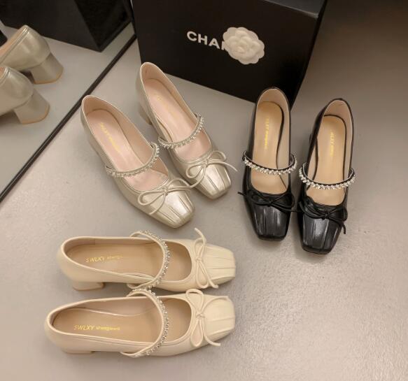 【美脚・脚長】リボン付き厚底パンプス（4cm・ストラップ・合成皮革）