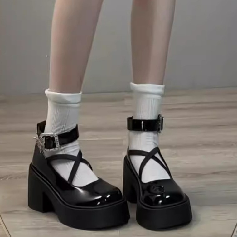 厚底 アンクルベルト付きクロスストラップ厚底パンプス