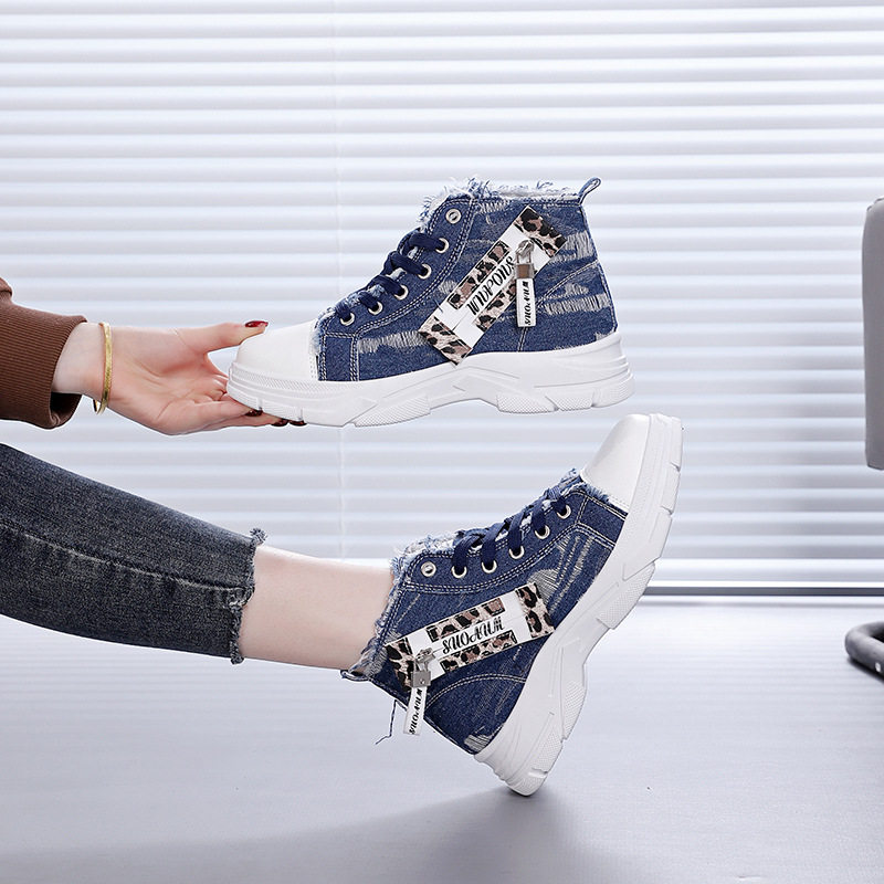 厚底 ダメージ加工デニム素材の厚底ハイカットスニーカー