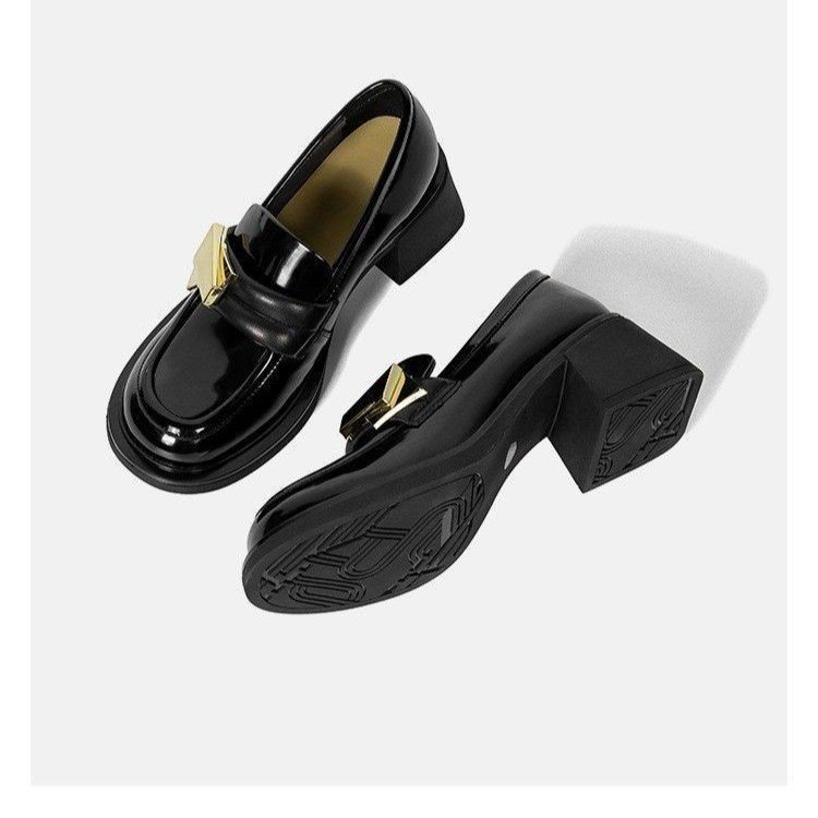 【美脚・脚長】エナメル厚底ローファー（金具付き・スクエアトゥ・5cm太ヒール）トレンドデザイン