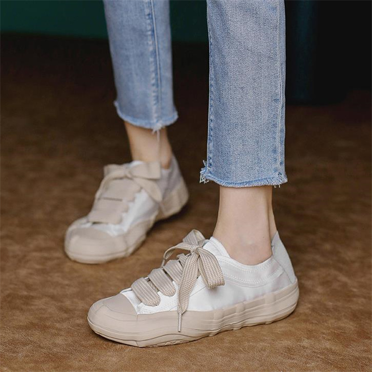 履き心地抜群 厚底スニーカー 女性用 歩きやすい白靴