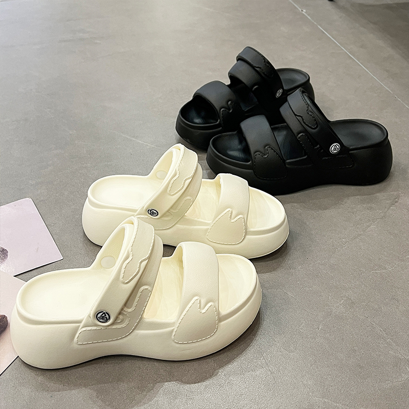 厚底商品 ふわもこ厚底ストラップサンダル