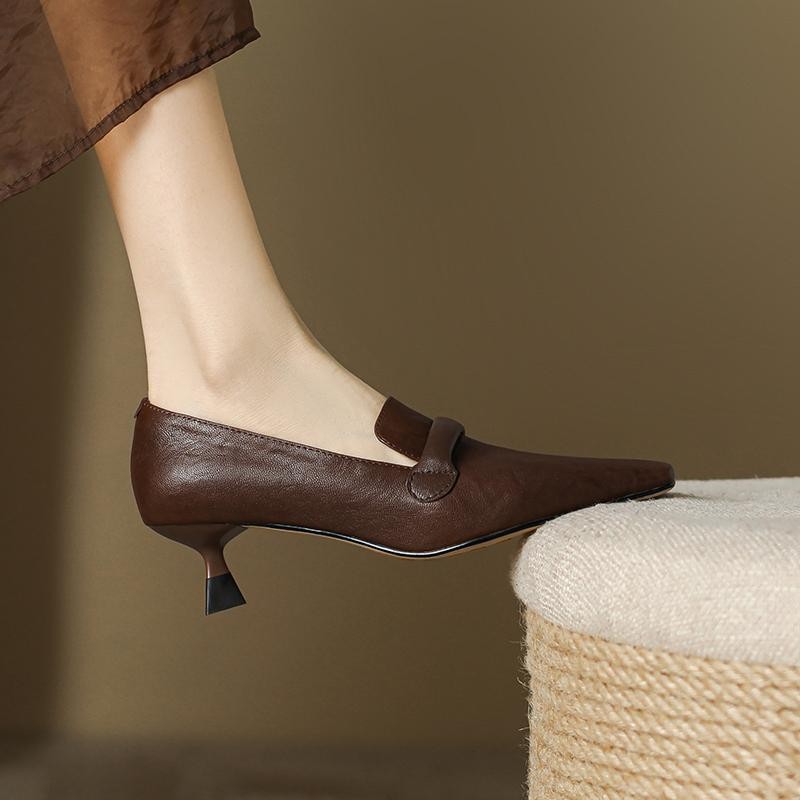 【美脚・細見え】レザー調 尖頭パンプス（3.5cm中ヒール・浅口スリッポン）エレガントデザイン