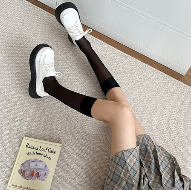 【美脚・脚長】編み上げ厚底ローファー（5cm・マニッシュ・黒白）トレンドデザイン