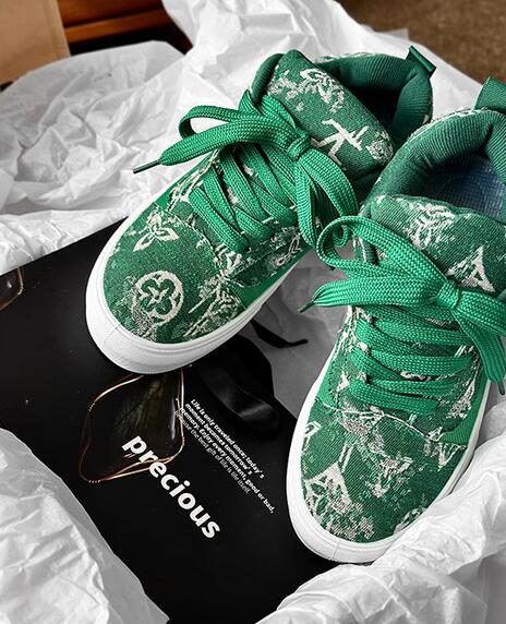 厚底スポーツシューズ メンズ運動靴 ローカット総柄