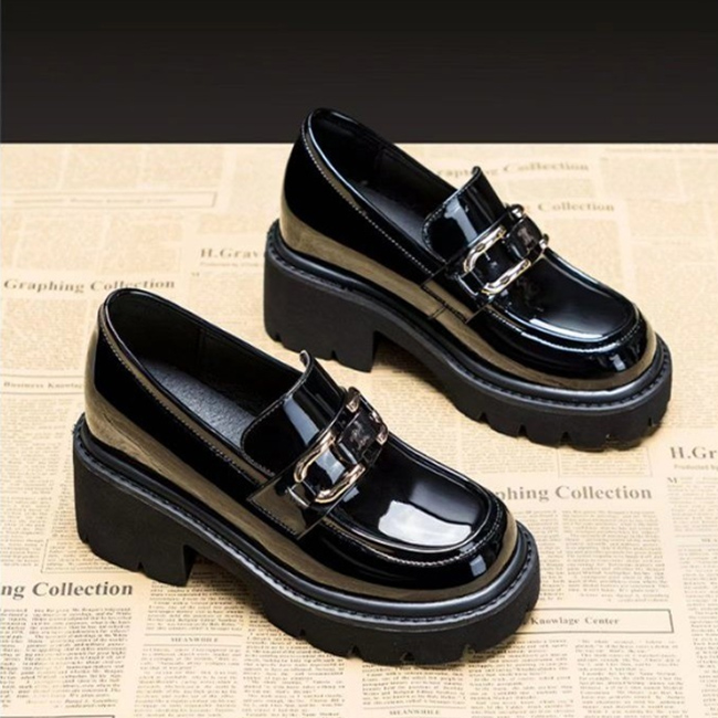 厚底ローファー レディース 光沢金具付き 美脚効果 黒緑二色