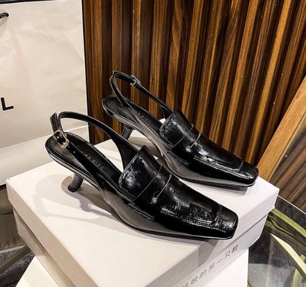 【脚長・安定感】ストラップ厚底パンプス（4.5cm・合成皮革・歩きやすい）