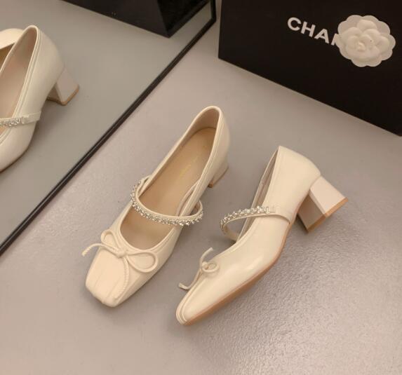 【美脚・脚長】リボン付き厚底パンプス（4cm・ストラップ・合成皮革）