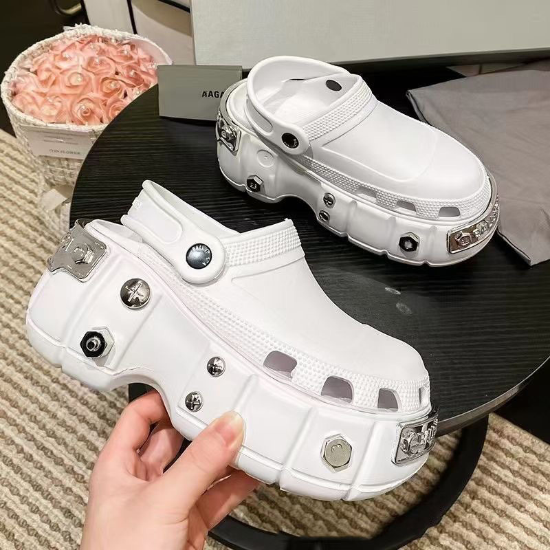 厚底商品 重厚感スタッズ厚底サンダル