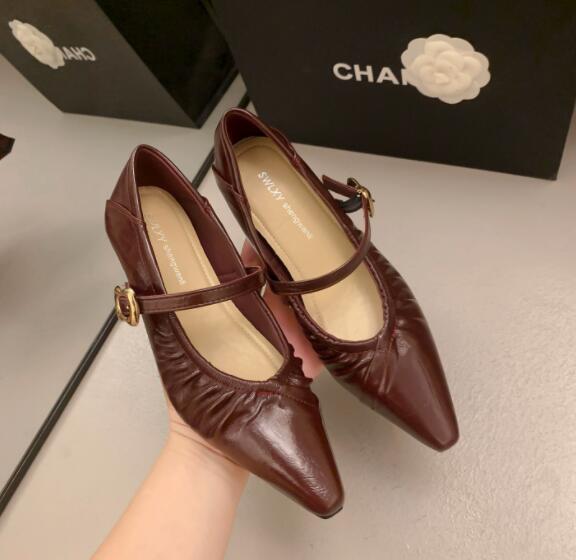 【クラシカル上品】ポインテッド厚底メアリージェーン（3.5cm・人工皮革）