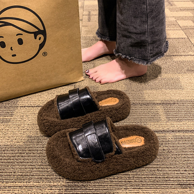 二千二十四年新作レディース毛皮調厚底サンダル