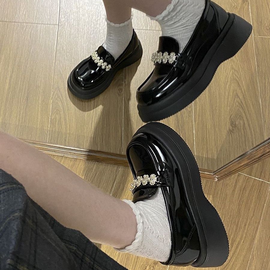 厚底 パール装飾付き厚底ローファー