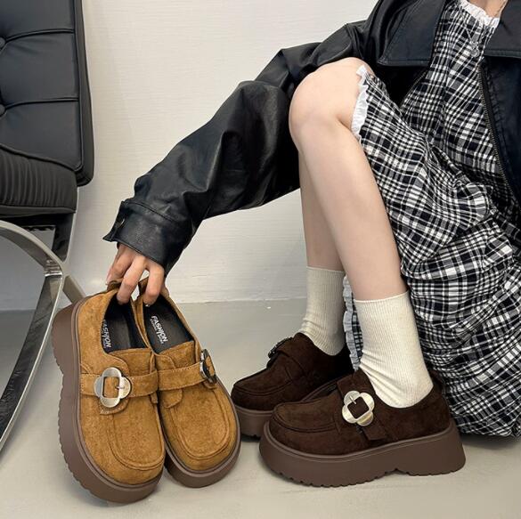 秋冬厚底パンプス金属バックル付きローファー靴