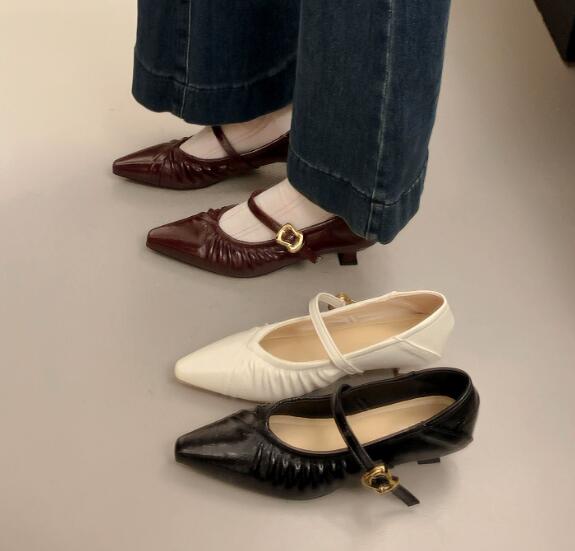 【クラシカル上品】ポインテッド厚底メアリージェーン（3.5cm・人工皮革）