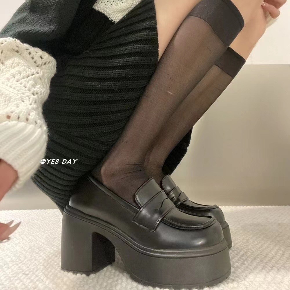 厚底 高級感漂う厚底ローファー