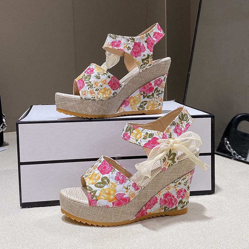 厚底商品 花柄リボン付き厚底サンダル