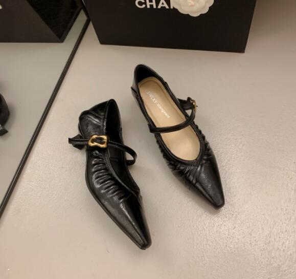 【クラシカル上品】ポインテッド厚底メアリージェーン（3.5cm・人工皮革）