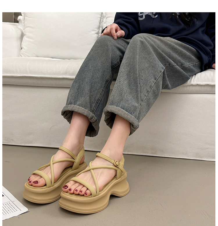 厚底 波形ソールクロスストラップサンダル
