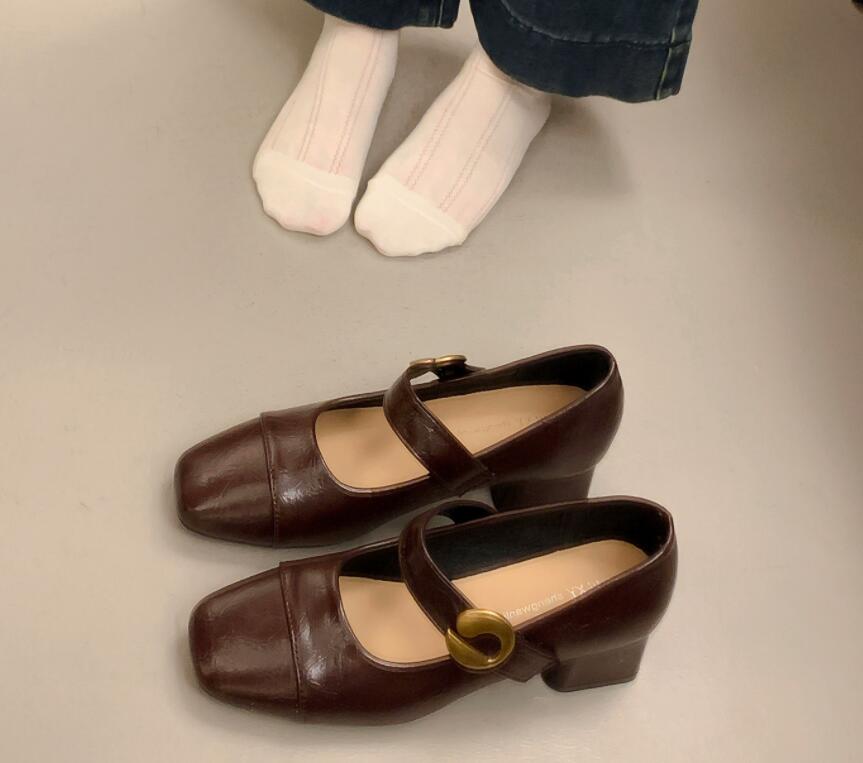 【美脚・歩きやすい】厚底パンプス（3.5cm・ストラップ付き・合成皮革）