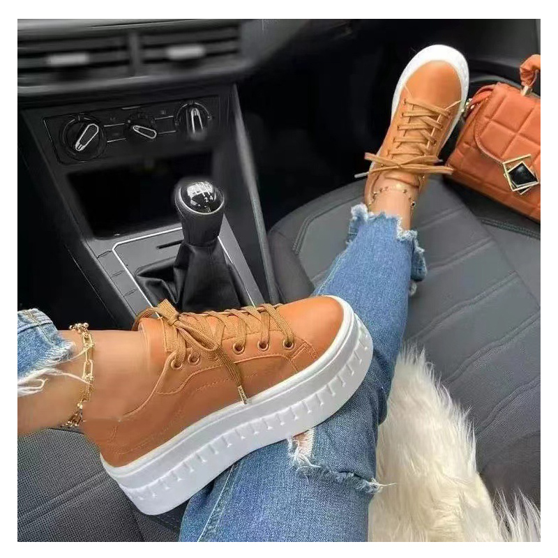 女性用厚底スニーカー紐付き脚長効果靴