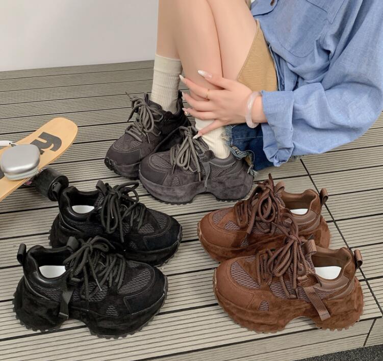 【快適クッション】秋冬厚底スニーカー（5cmソール・履きやすい・デイリー向け）