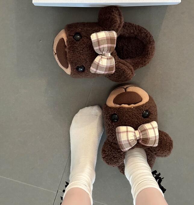 【ぽかぽか癒し】くま柄もこもこ厚底スリッパ（4cm・秋冬ルームシューズ）