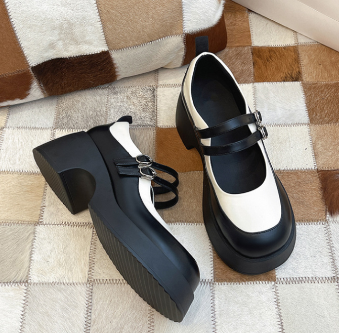 厚底パンプス ストラップ付き 6センチヒール 美脚効果 黒白