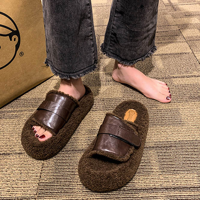 二千二十四年新作レディース毛皮調厚底サンダル