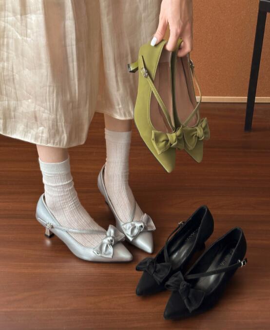 【上品ガーリー】リボン付きポインテッド厚底パンプス（3.5cm・合成革）
