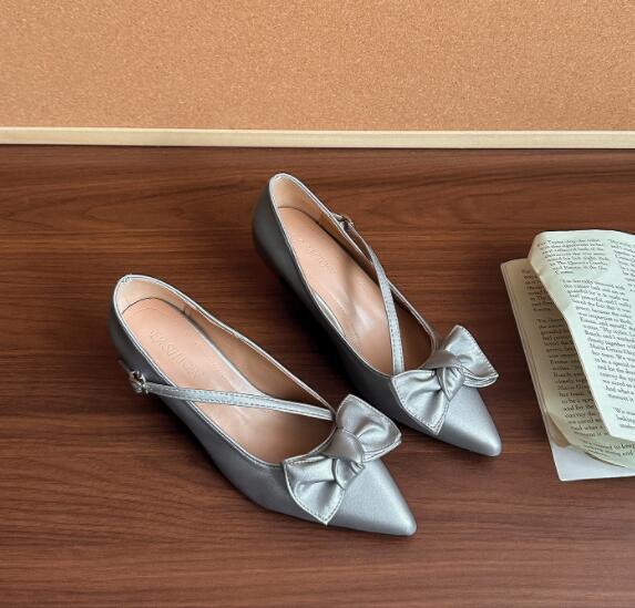 【上品ガーリー】リボン付きポインテッド厚底パンプス（3.5cm・合成革）