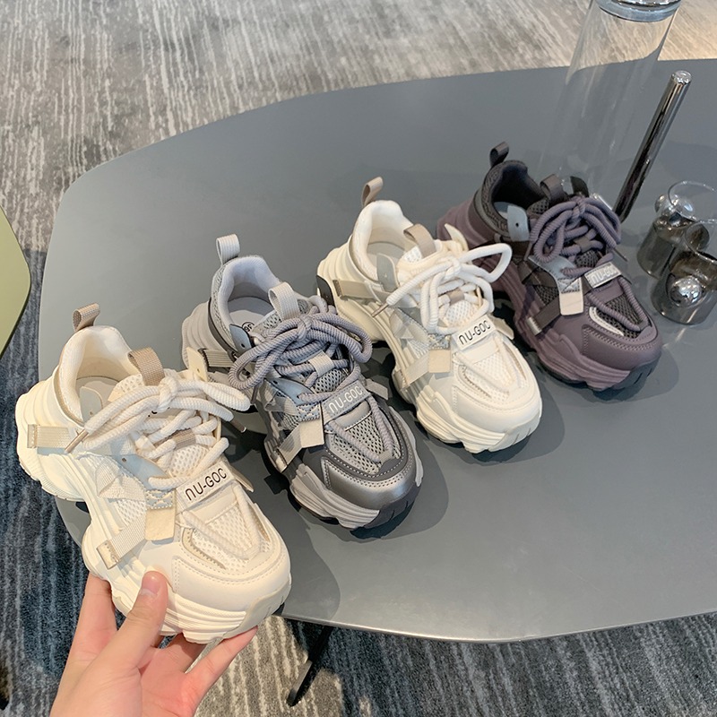 厚底メッシュスニーカー レディース 小柄さん向け運動靴