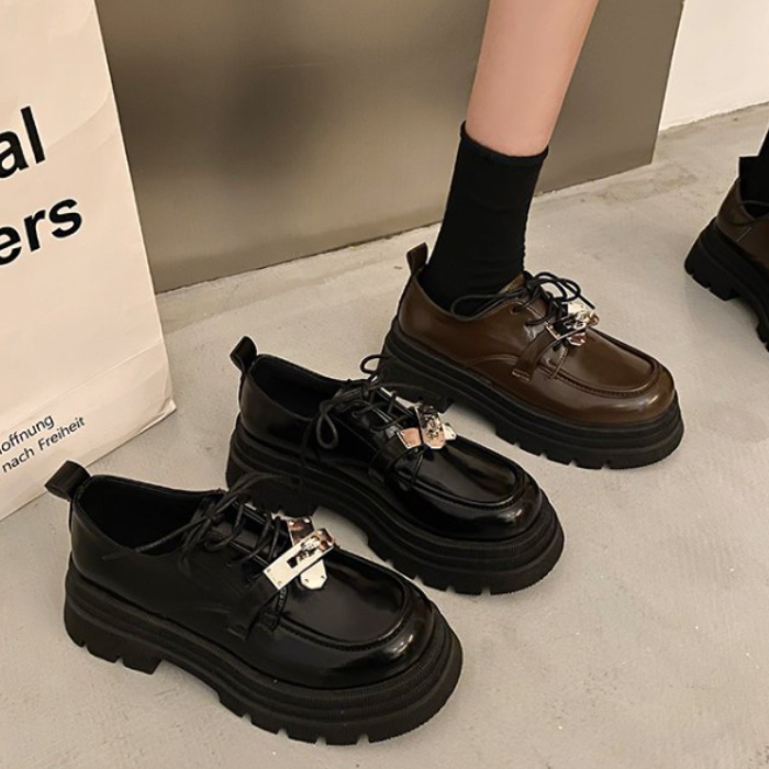 レディース厚底ローファー金属バックル付きソフトレザー靴