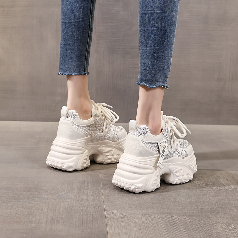 厚底 きらめくラメ素材のボリュームソール厚底スニーカー