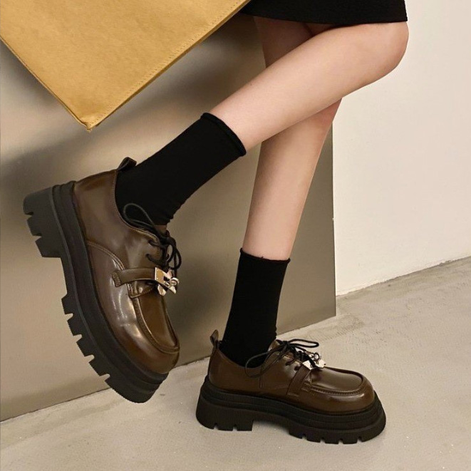 レディース厚底ローファー金属バックル付きソフトレザー靴