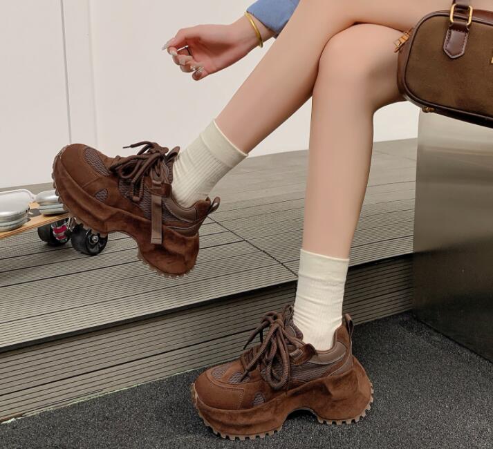 【快適クッション】秋冬厚底スニーカー（5cmソール・履きやすい・デイリー向け）