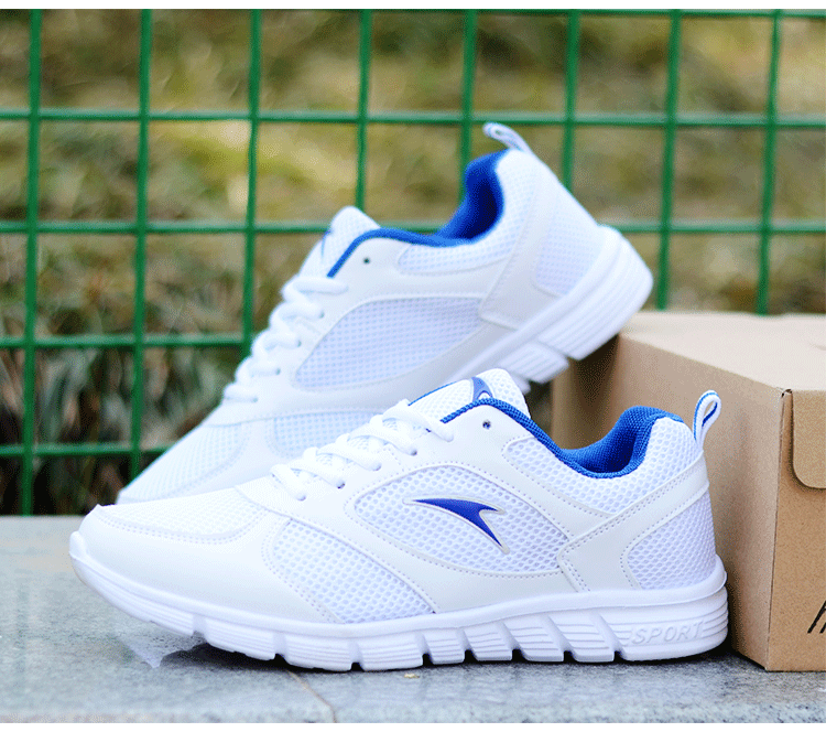 厚底 通気性抜群メッシュ素材の厚底スポーツシューズ