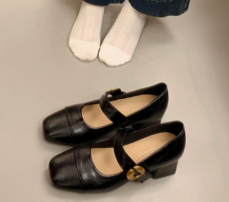 【美脚・歩きやすい】厚底パンプス（3.5cm・ストラップ付き・合成皮革）