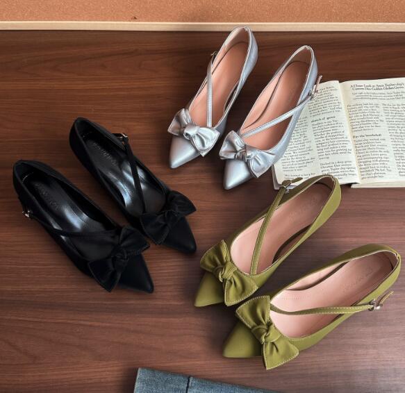 【上品ガーリー】リボン付きポインテッド厚底パンプス（3.5cm・合成革）